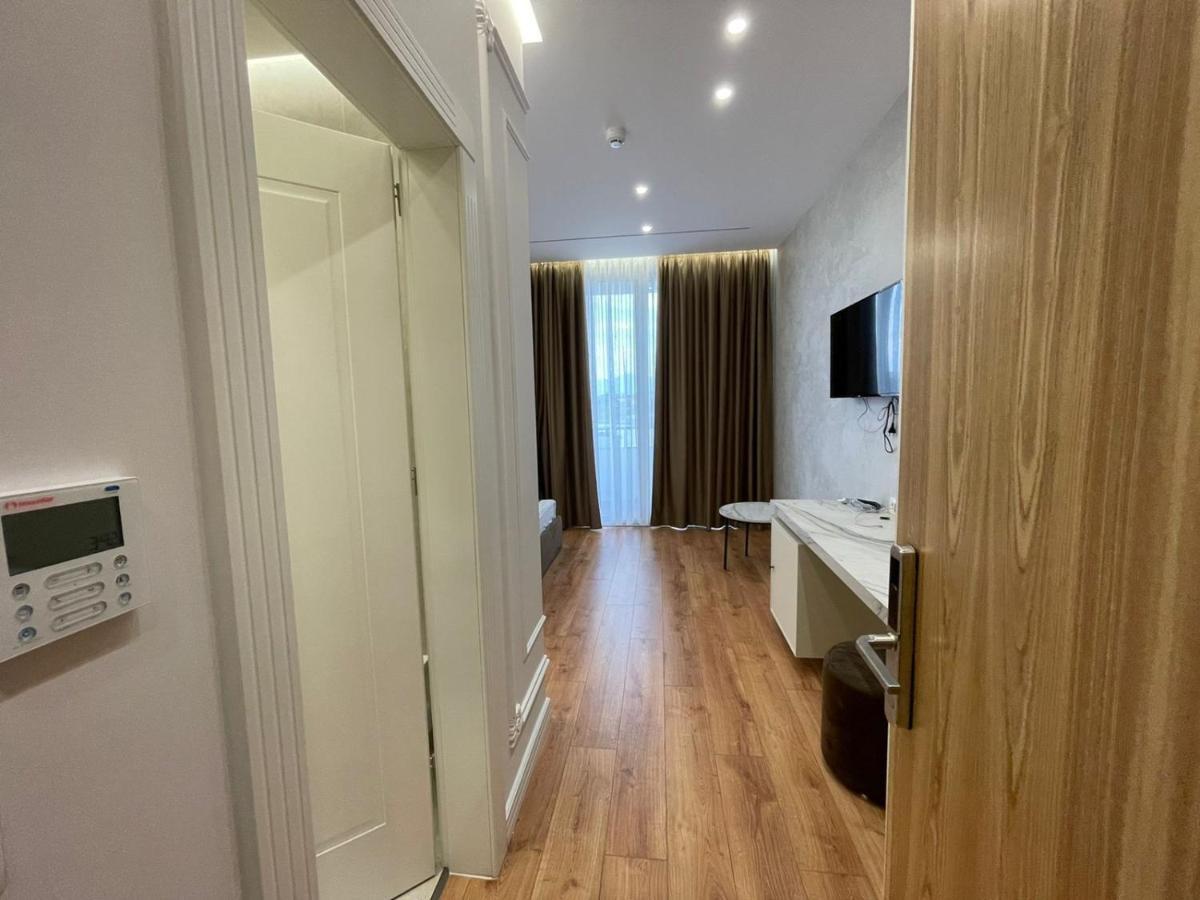 Hotel Ujvara Belsh 外观 照片