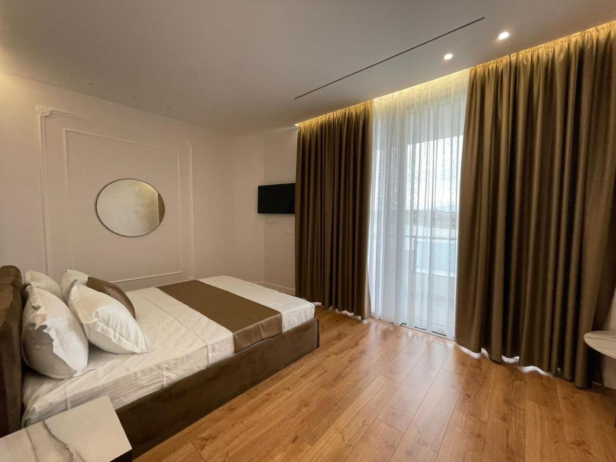 Hotel Ujvara Belsh 外观 照片