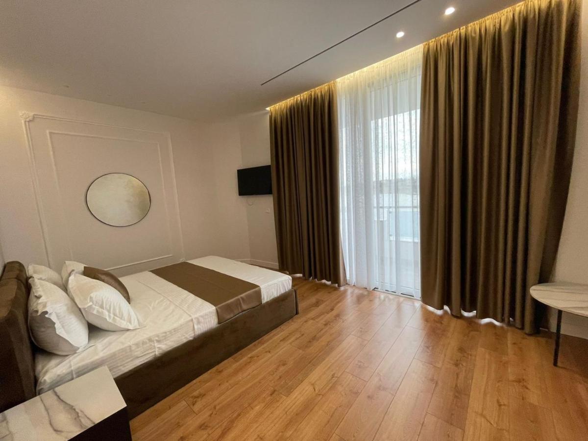 Hotel Ujvara Belsh 外观 照片