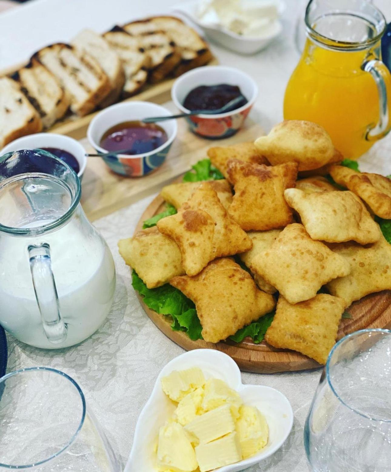 Hotel Ujvara Belsh 外观 照片
