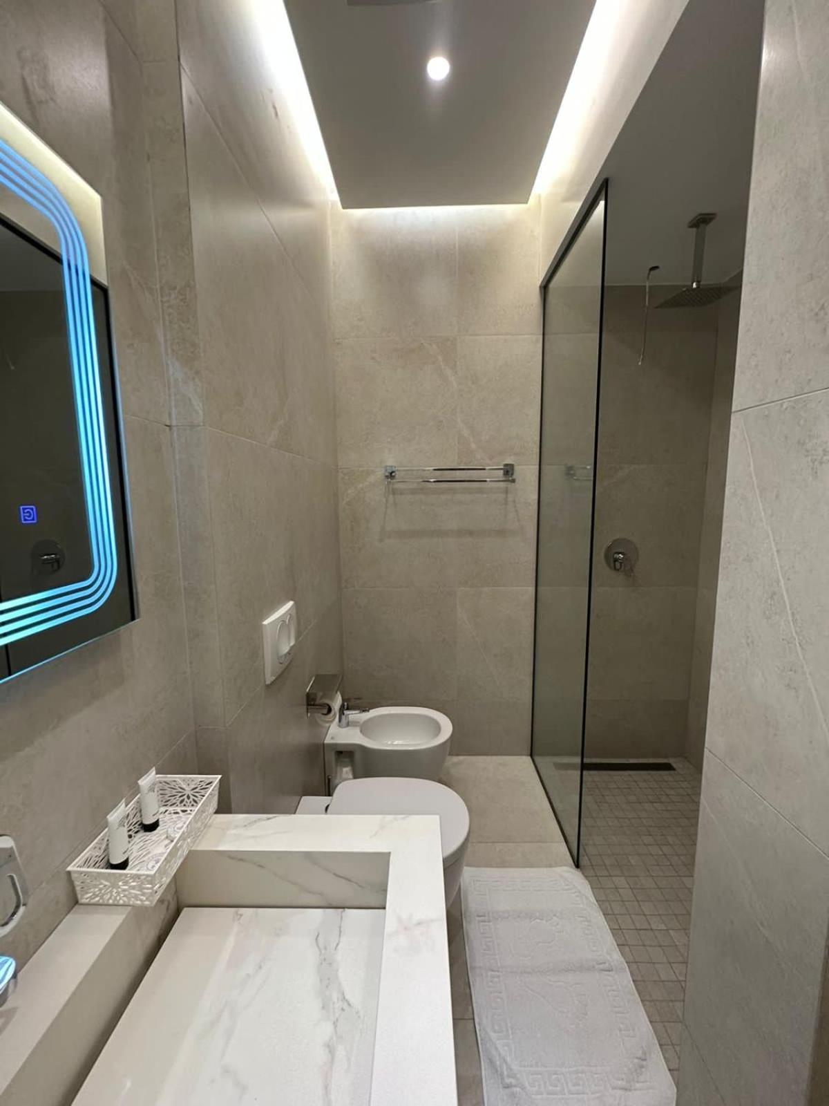 Hotel Ujvara Belsh 外观 照片